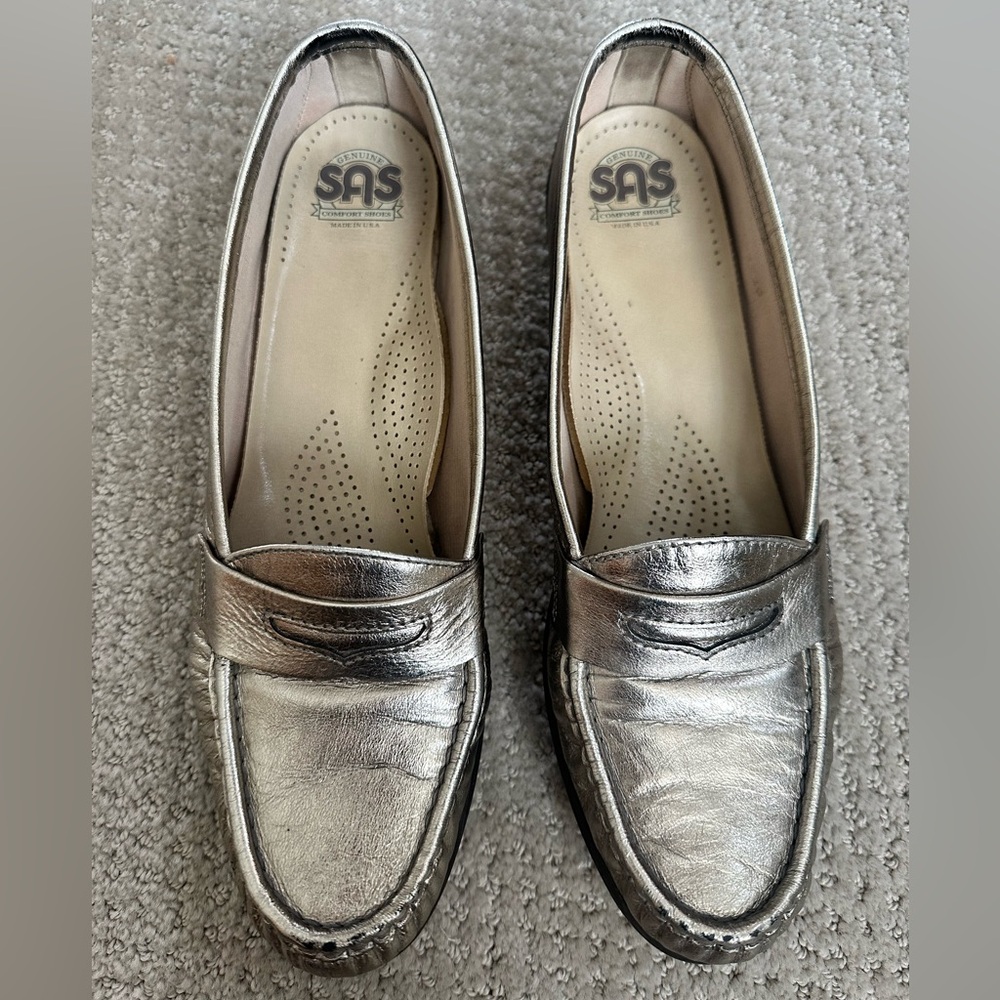 Sz 8.5 SAS penny loafer leather comfort metallic gold silver 90s vintage
